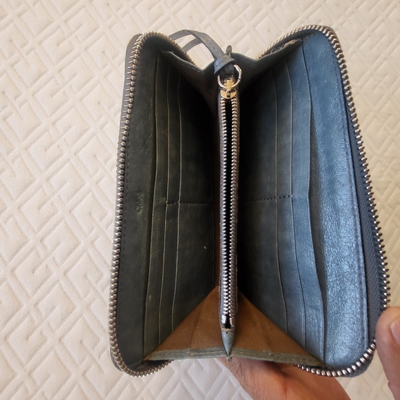 Chloe Blue and Gold Emblem Long Wallet - Picture 4 of 14